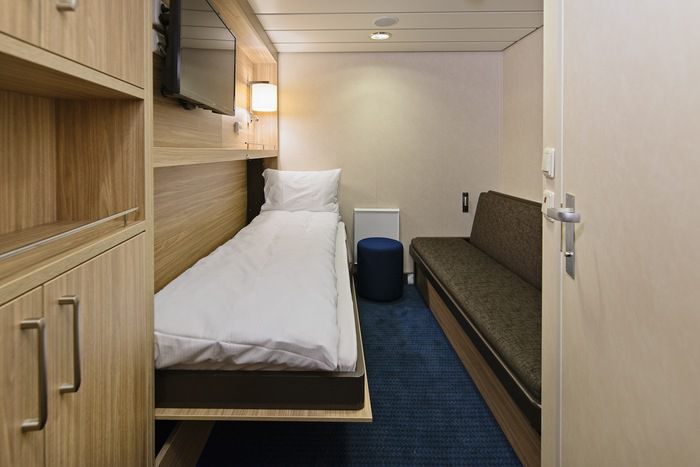 Polar Inside | Twin on lower deck